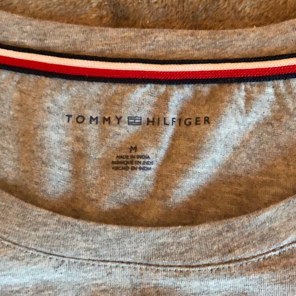 NWT Tommy Hilfiger M Tee!! - Picture 5 of 8